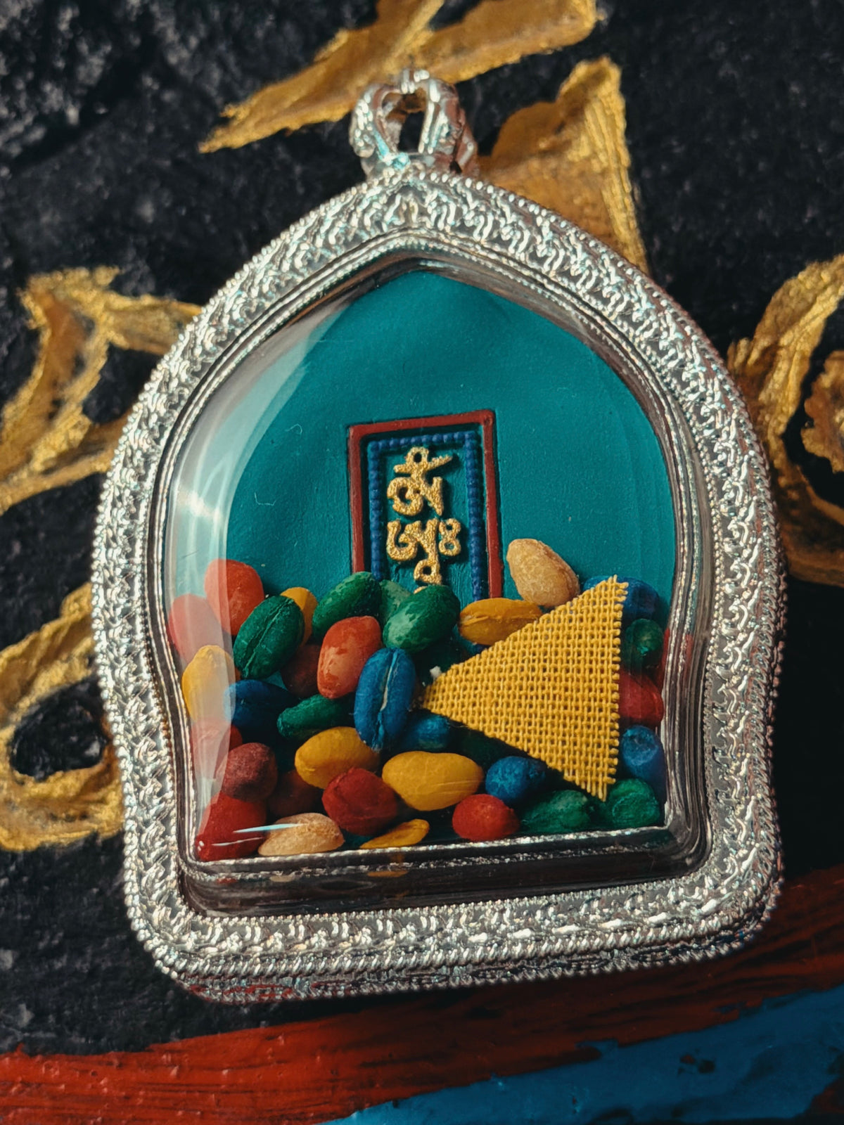 The Art of Making Tibetan Tsa Tsa: Traditional Molds, Materials and Craftsmanship