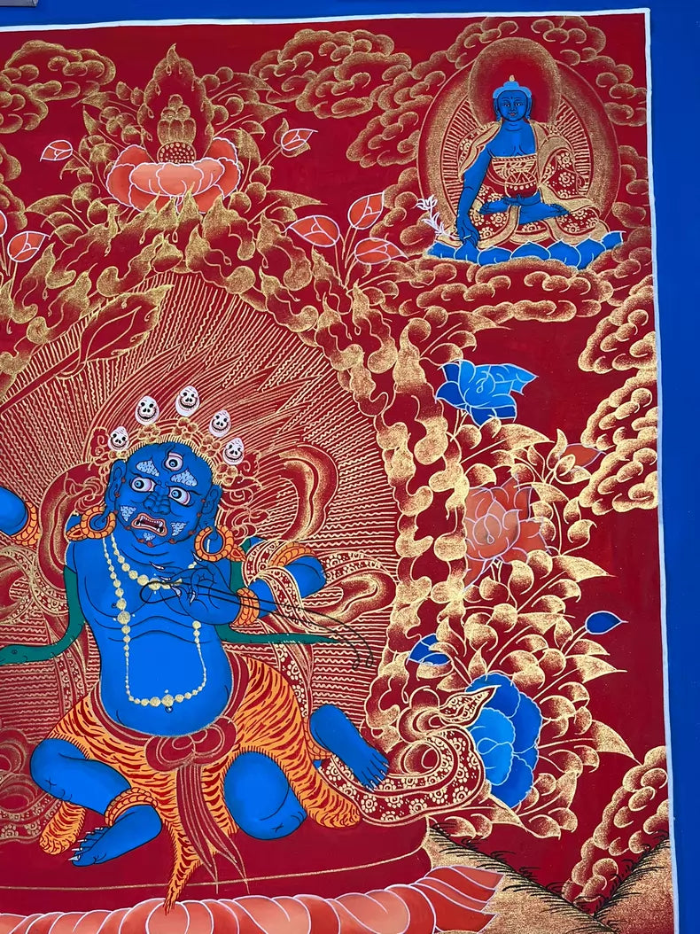 右上方藍色坐像與花卉細節 — 不動明王唐卡